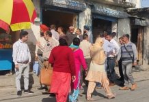 इंदिरा मार्केट में दुकानदारों के आठ लाख से अधिक किराया बकाया बीडीओ ओर बीडीसी चेयरमैन ने दिए दुकानदारों को सख्त निर्देश