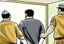 चोरी के आरोपी के घर में सामान वापस लेने वालों की लग गई लाइन, मौके पहुंची पुलिस टीम भी रह गई हैरान