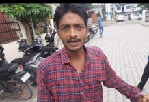 पांवटा साहिब में चोरों के हौसले बुलंद एसडीएम कार्यालय के बाहर मोटरसाइकिल से पेट्रोल चोरी करते हुए पकड़ा व्यक्ति, डीएसपी ने तुरंत एक्शन लेते हुए मौके पर भेजी पीसीआर