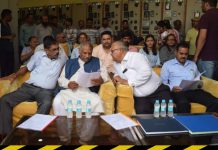 अधिकारियों ने नहीं उठाई फोन कई इलेक्ट्रॉनिक महंगे सामान जले…. क्षेत्र में वोल्टेज बढ़ने से लाखों का नुकसान..