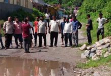 व्यवस्था परिवर्तन मंच पांवटा साहिब की टीम ने आज खोदरी माजरी से किलोड की सड़क को लेकर ग्रामीणों सहित सड़क का दौरा किया