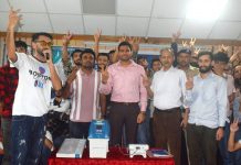 दिलीप सिरमौरी ने डिग्री काॅलेज नाहन में युवाओं को मतदान के लिए किया जागरूक