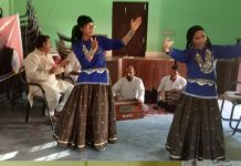 पांवटा साहिब के गोज्जर अडायन, भगाणी, बालीकोटी व नाया में कलाकारों ने दी योजनाओं की जानकारी