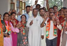 कांग्रेस को बड़ा झटका दिया,इस दौरान लगभग लगभग 40 से अधिक परिवारों ने सुखराम चौधरी में आस्था जताते हुए भारतीय जनता पार्टी की सदस्यता ग्रहण