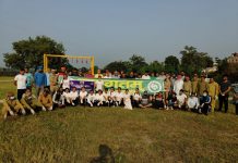 शरद महोत्सव से पूर्व प्रशासन, जनता ने की यमुना घाट की सफाई