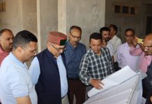 अजय सोलंकी ने 28 करोड़ की लागत से निर्माणाधीन ऑडिटोरियम का निरीक्षण किया