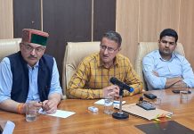 बाधित सड़क, पेयजल और बिजली आपूर्ति को शीघ्र बहाल करें विभाग-सुमित खिमटा