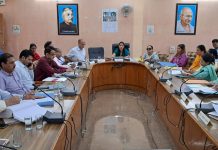 जिला परिषद सदस्यों द्वारा उठाये गये मामलों पर गंभीरता से कार्य करें अधिकारी-सीमा कन्याल
