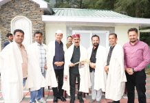 हाटी विकास मंच के पदाधिकारियों ने की सरकारी आवास ओक ओवर में मुख्यमंत्री से मुलाकात