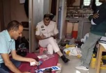 फिल्म स्पेशल 26 की तरह फर्जी अंडर कवर IPS अधिकारी कर रहा था काम हिमाचल में खाकी ने दबोचा