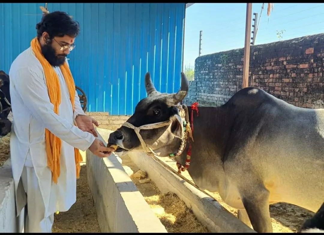 गौमाता की सेवा करते करते घर भी हो रहा नीलाम* 
*समाज और सरकार से मदद की गुहार