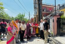 हार के बाद भी निभाया वादा, वार्ड नंबर 9 में राजेंद्र सिंह ने लगवाया बोरवेल