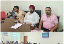 सफाई कर्मचारियों की हड़ताल के बीच अवनित सिंह लांबा की मध्यस्थता से वार्ता शुरू, प्रदीप चौहान की मौजूदगी में अधिकारियों से बातचीत